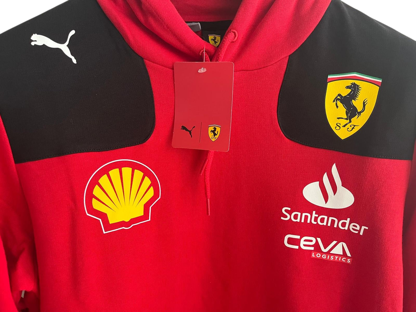Original Scuderia Ferrari Formula 1 Team Hoodie in Red – Men's Pullover