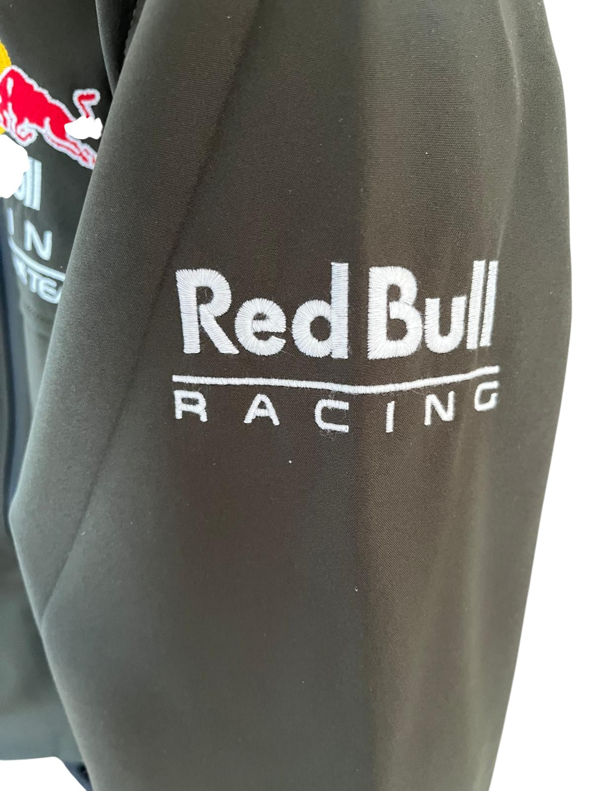 **Red Bull Formula 1 Men's Soft Shell Jacket – Windproof with Detachable Hood – New**